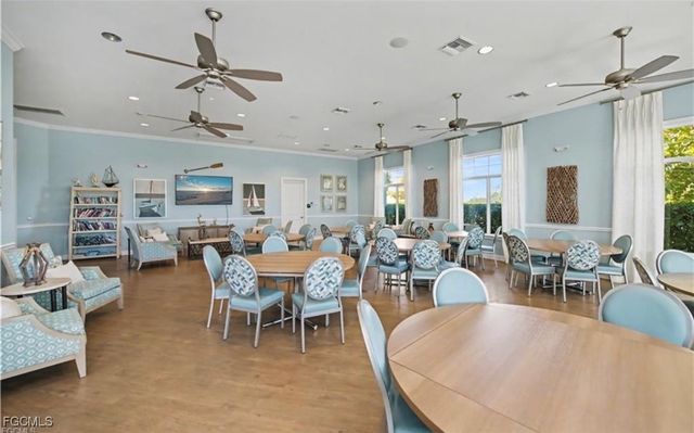 2613 Manzilla LN, Cape Coral, FL 33909