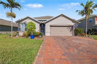 2613 Manzilla LN, Cape Coral, FL 33909