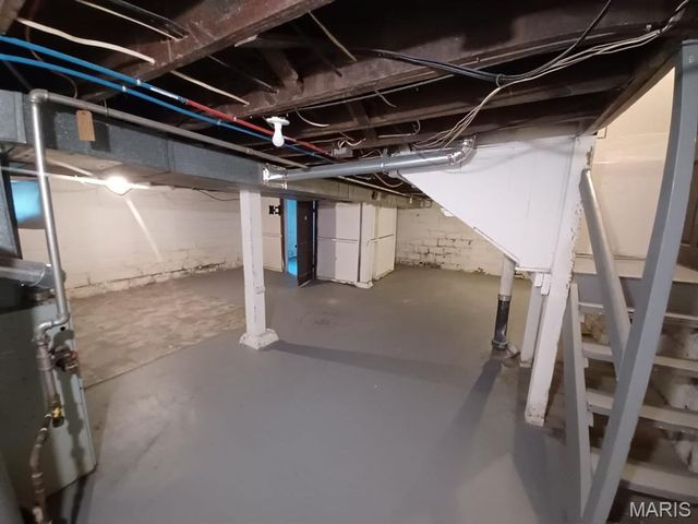 8328 Strathmore Place, Jennings, MO 63136