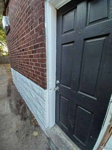 8328 Strathmore Place, Jennings, MO 63136