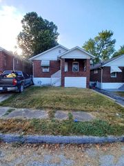 8328 Strathmore Place, Jennings, MO 63136