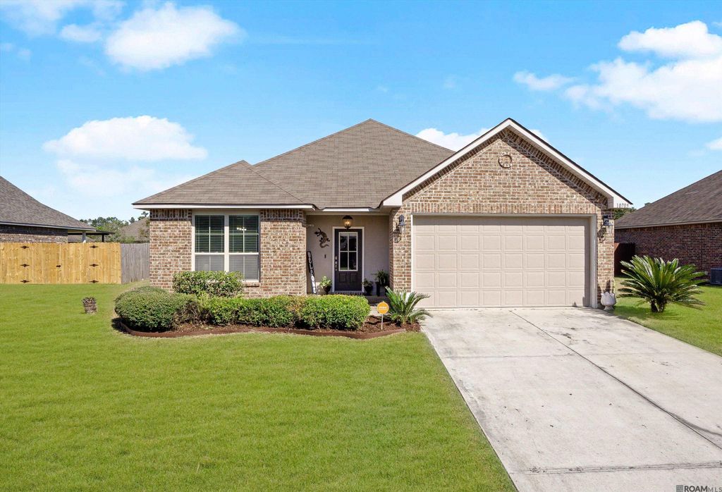10705 Dodger Dr, Denham Springs, LA 70726