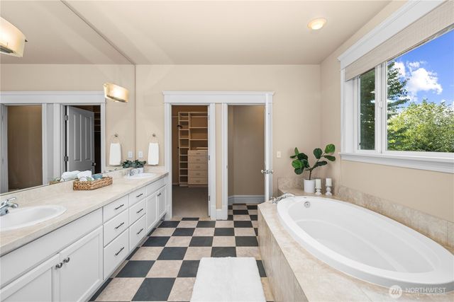 4047 Willams Avenue W, Seattle, WA 98199