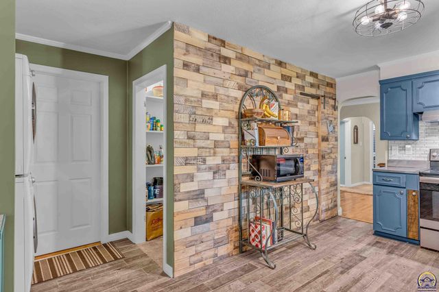 3925 N Kansas AVE, Topeka, KS 66617