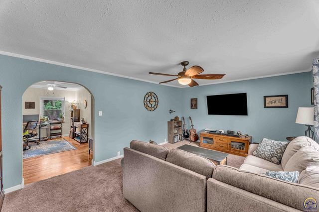 3925 N Kansas AVE, Topeka, KS 66617