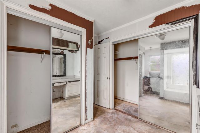 906 N Chamfer Way, Crosby, TX 77532