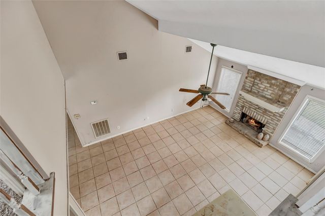906 N Chamfer Way, Crosby, TX 77532