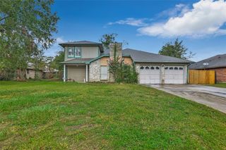 906 N Chamfer Way, Crosby, TX 77532