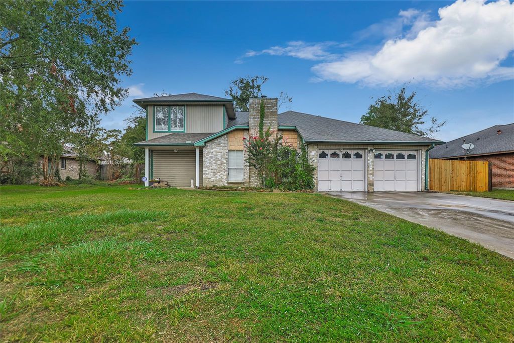 906 N Chamfer Way, Crosby, TX 77532
