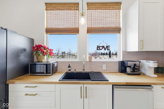 6564 N Michigan Road, Fairland, IN 46126