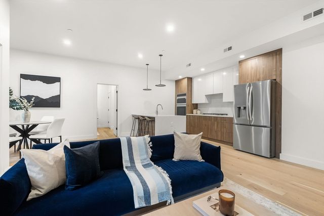 47 Condor 203, Boston, MA 02128