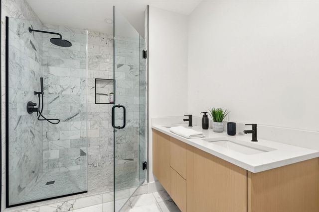 47 Condor 203, Boston, MA 02128