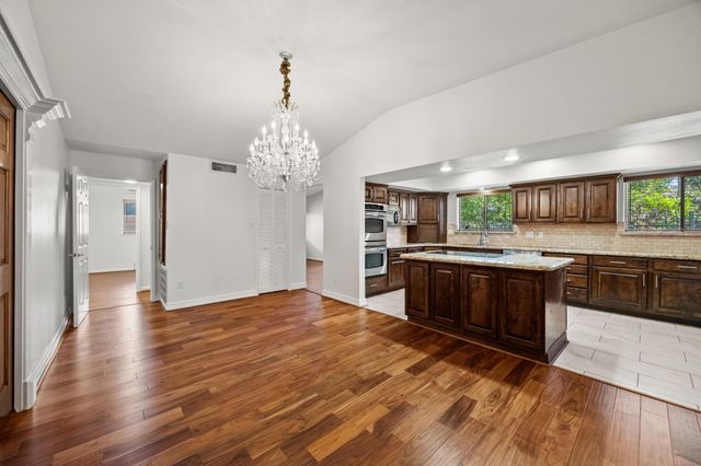 10310 Mayfield Road, Houston, TX 77043