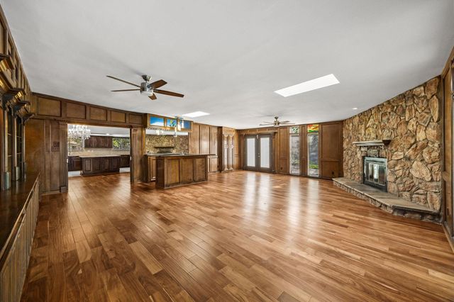 10310 Mayfield Road, Houston, TX 77043