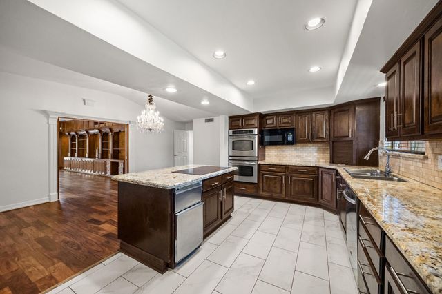 10310 Mayfield Road, Houston, TX 77043