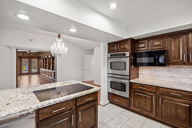 10310 Mayfield Road, Houston, TX 77043