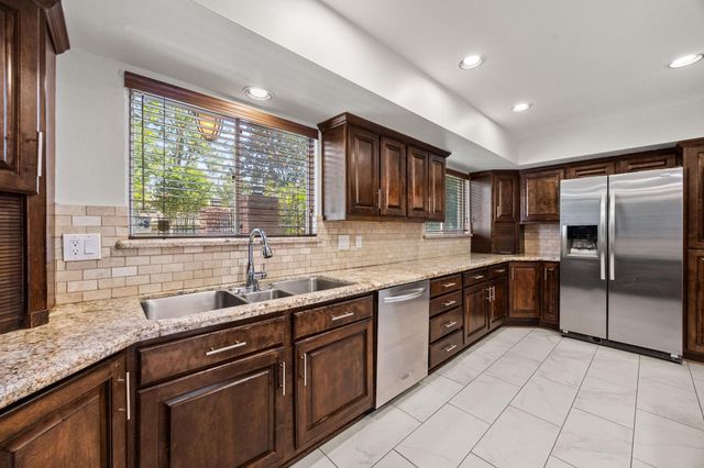 10310 Mayfield Road, Houston, TX 77043