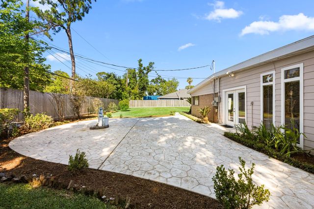 10310 Mayfield Road, Houston, TX 77043