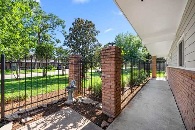 10310 Mayfield Road, Houston, TX 77043