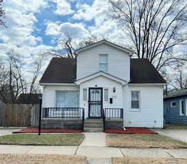 8121 Cloverdale Avenue, Royal Oak Charter Township, MI 48220