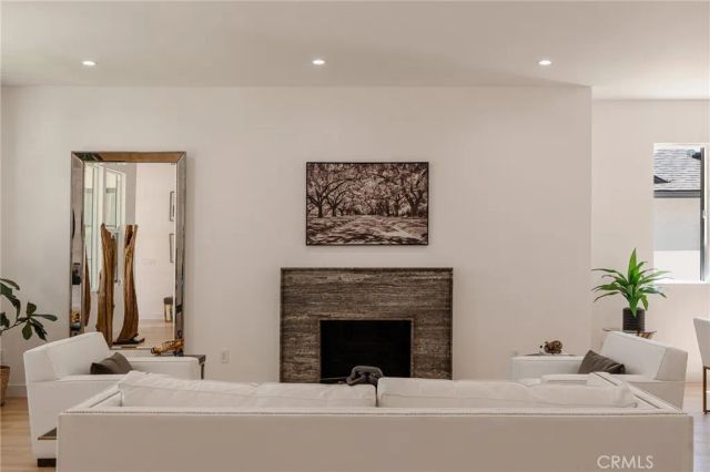 5817 Cantaloupe Avenue, Valley Glen, CA 91401