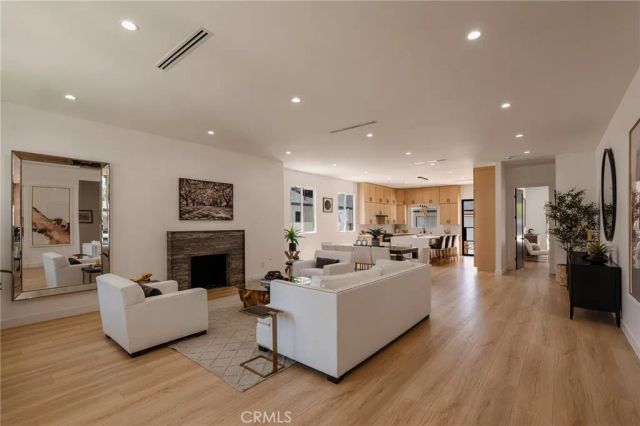 5817 Cantaloupe Avenue, Valley Glen, CA 91401