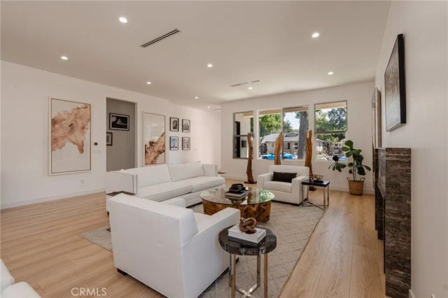 5817 Cantaloupe Avenue, Valley Glen, CA 91401