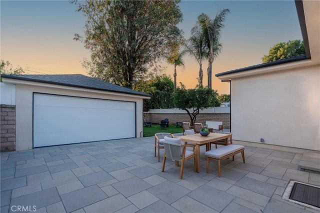 5817 Cantaloupe Avenue, Valley Glen, CA 91401