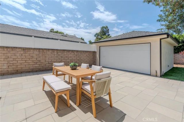 5817 Cantaloupe Avenue, Valley Glen, CA 91401