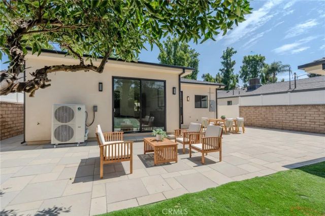 5817 Cantaloupe Avenue, Valley Glen, CA 91401