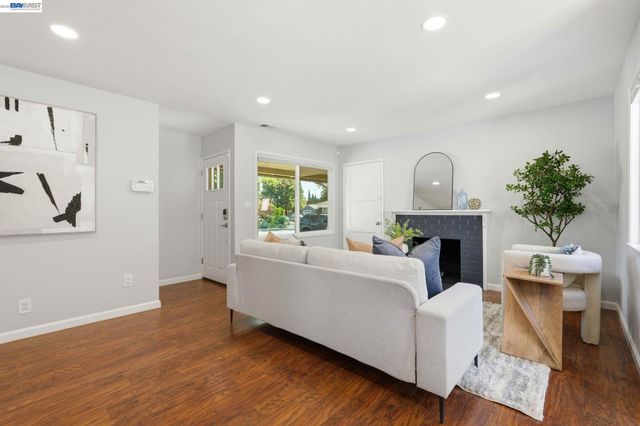 15965 Via Granada, San Lorenzo, CA 94580