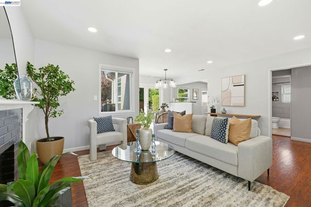 15965 Via Granada, San Lorenzo, CA 94580