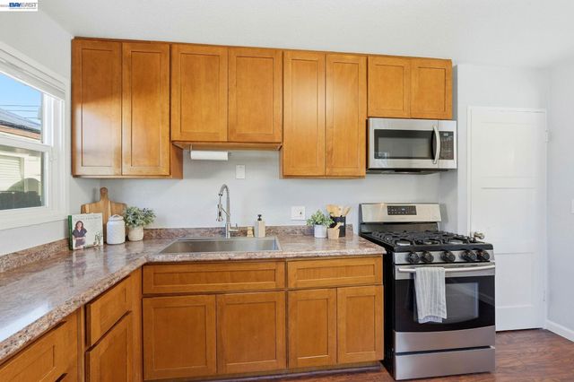 15965 Via Granada, San Lorenzo, CA 94580