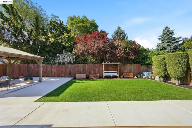 15965 Via Granada, San Lorenzo, CA 94580