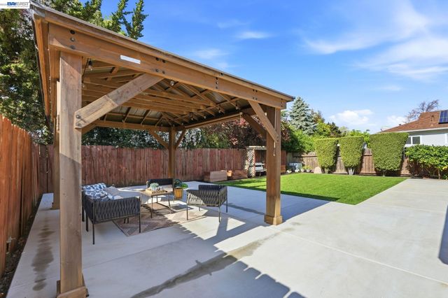 15965 Via Granada, San Lorenzo, CA 94580