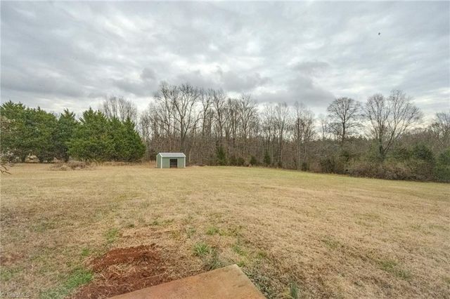 6880 Big Tree Lane, Liberty, NC 27298