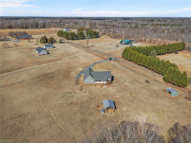 6880 Big Tree Lane, Liberty, NC 27298