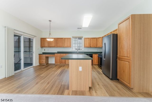 2 Homestead Ct, White Twp., NJ 07823