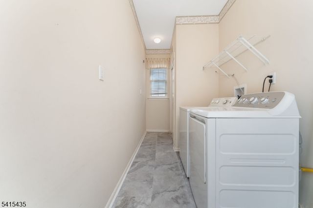 2 Homestead Ct, White Twp., NJ 07823