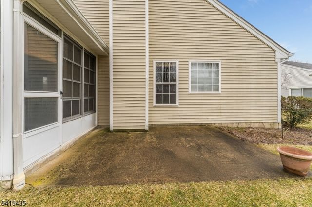 2 Homestead Ct, White Twp., NJ 07823