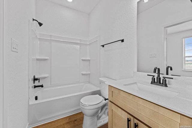 1512 Whistlers Way, Marion, TX 78124