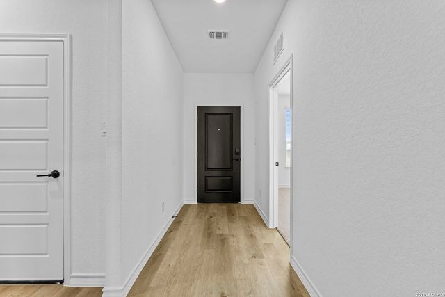 1512 Whistlers Way, Marion, TX 78124