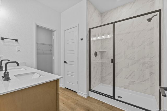 1512 Whistlers Way, Marion, TX 78124