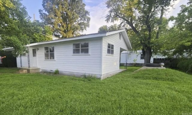 104 W Searcy, Kensett, AR 72560