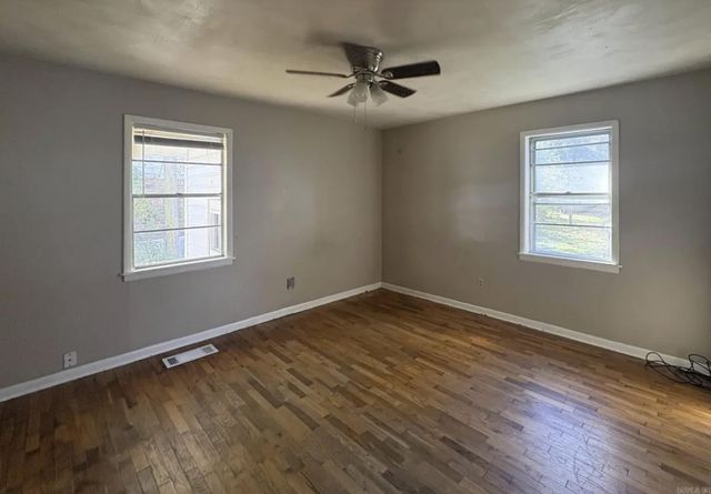 104 W Searcy, Kensett, AR 72560