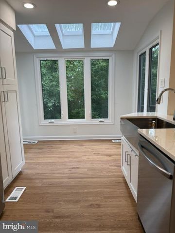 5859 WESTWATER CT, Centreville, VA 20121