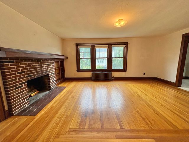23 Keefe Avenue, Holyoke, MA 01040
