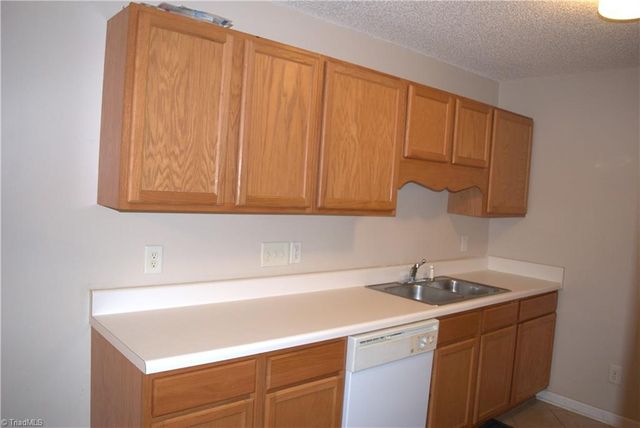 905 Hanahan Court 2A, Greensboro, NC 27409