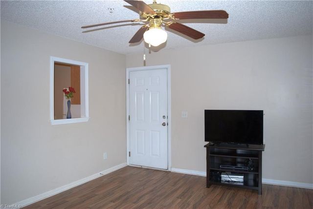 905 Hanahan Court 2A, Greensboro, NC 27409