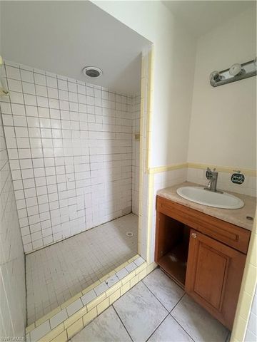 1742 Maple DR, Fort Myers, FL 33907